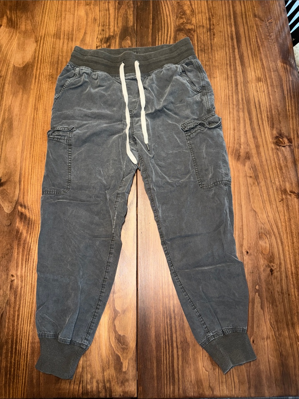 aerie Washed Charcoal Gray Drawstring Cargo Joggers